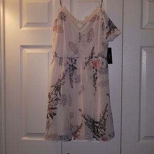 NWT Lulu's floral cold shoulder dress